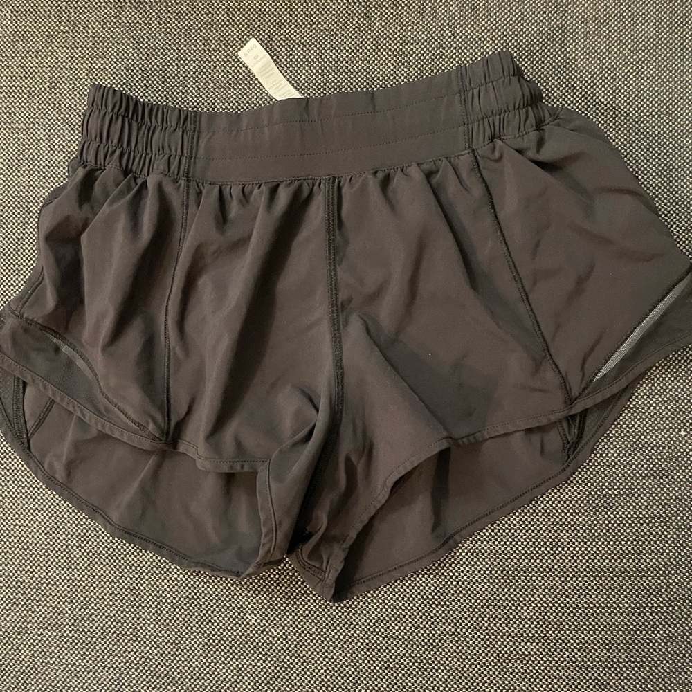 Lululemon Hotty Hot 2.5” Shorts
